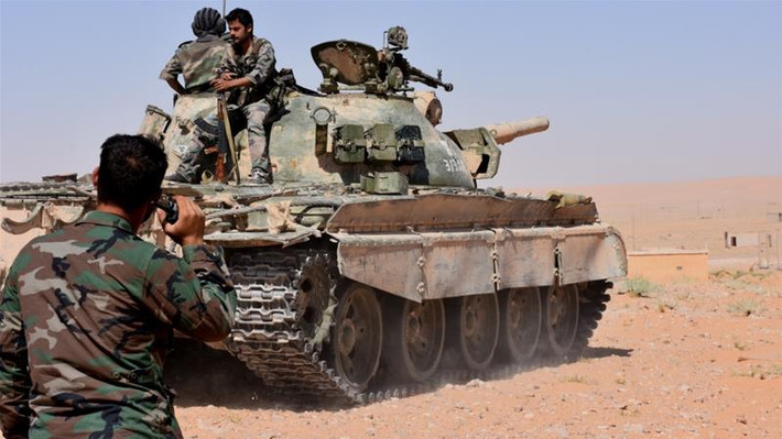 Trước đó, hồi tháng 8, lực lượng không quân và bộ binh Syria đã tấn công đoàn xe quân sự của phiến quân IS ở vùng sa mạc Badiyeh và khu vực xung quanh thành phố Palmyra ở Đông Homs, gây tổn thất nặng nề cho nhóm khủng bố. Ảnh: AJ.