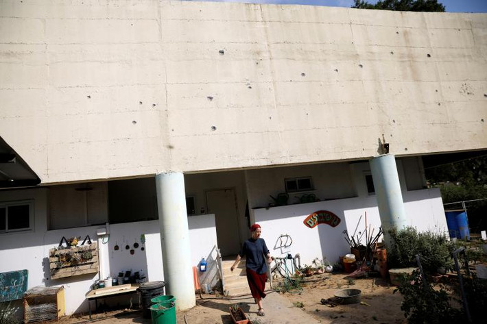 Bên ngoài ngôi trường mẫu giáo nằm trên biên giới giữa Israel và Gaza.