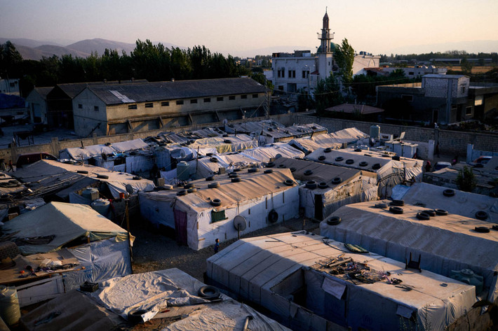 Theo Al Jazeera, khoảng 1,5 triệu người tị nạn Syria đang sống trong những khu trại tị nạn tạm bợ khắp đất nước Lebanon và cuộc sống của họ đối mặt với nhiều khó khăn. (Nguồn ảnh: Al Jazeera)