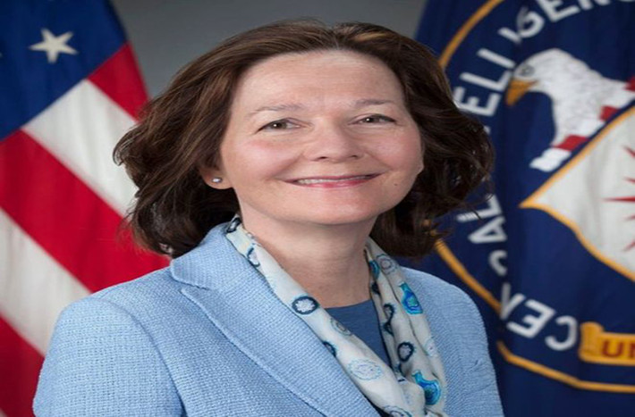 Trước đó, hồi tháng 3/2018, Tổng thống Mỹ Donald Trump thông báo lựa chọn bà Haspel vào vị trí Giám đốc CIA, kế nhiệm ông Mike Pompeo - người được ông Trump bổ nhiệm làm Ngoại trưởng Mỹ. Ảnh: BBC.