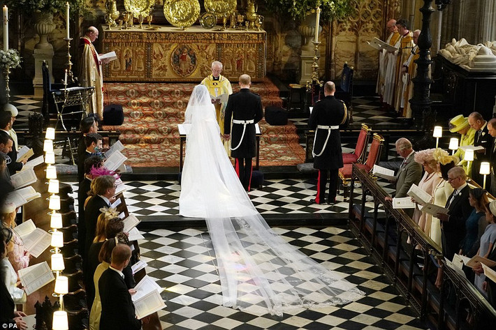 Cặp đôi Harry-Markle đã nói lời thề nguyện theo đúng nghi thức hôn lễ trước sự chứng kiến của đông đảo quan khách.
