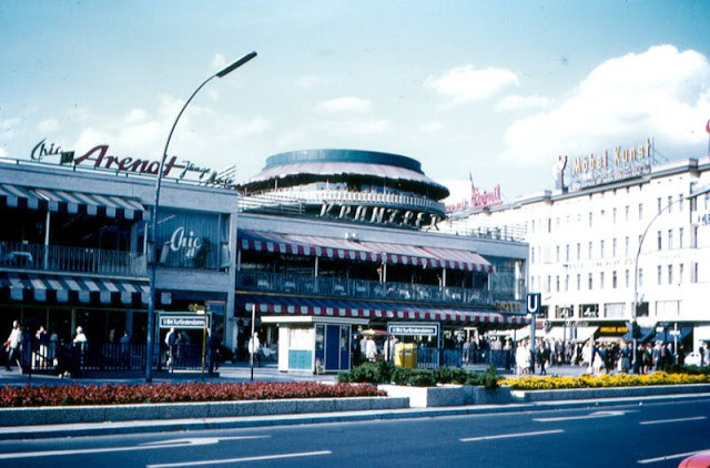 Trong ảnh là quán cà phê Kranzler ở thủ đô Berlin.