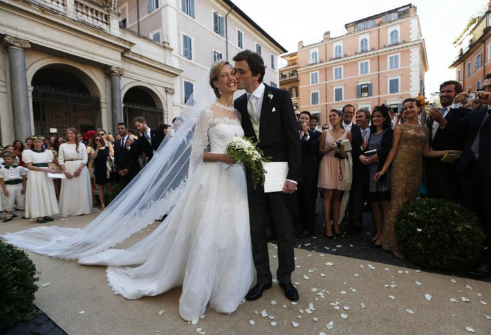 Hoàng tử Amedeo của Bỉ và cô dâu Elisabetta Rosboch tổ chức đám cưới tại Santa Maria ở thủ đô Rome, Italy, ngày 5/7/2014.