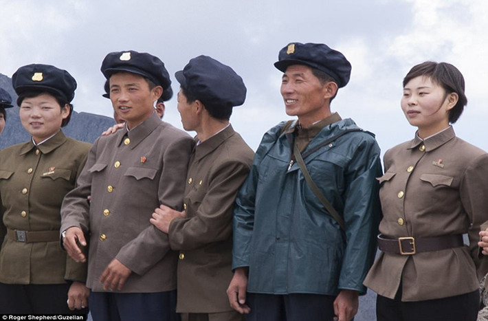 Người dân địa phương “hành hương” tới núi Paektu-san ở huyện Samji-yon, tỉnh Ryanggang-do.