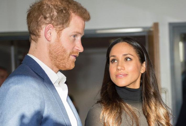 Hoàng tử Harry và hôn thê Meghan thăm Học viện Nottingham ở Nottingham ngày 1/12/2017.