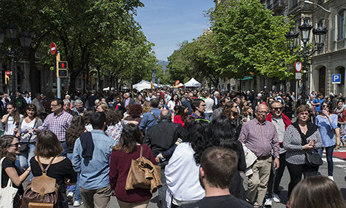 Las Rambla là một tuyến phố ở trung tâm Barcelona, Tây Ban Nha. Phố đi bộ ở Châu Âu này dài 1,2 km với hàng cây xanh mát ở hai bên.