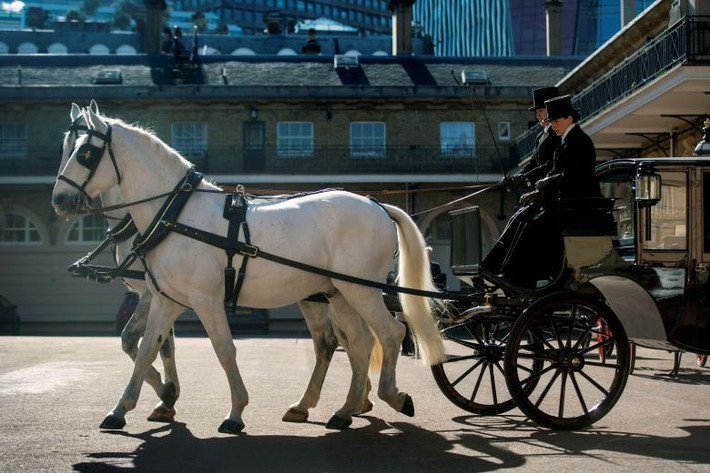 Hoàng tử Harry và cô dâu Markle sẽ ngồi trên xe ngựa Ascot Landau và đi một vòng quanh thị trấn sau hôn lễ để “ra mắt” công chúng.