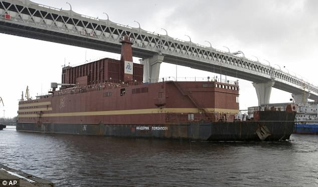 Theo tập đoàn Rosatom, nhà máy Akademik Lomonosov sẽ cung cấp điện cho hàng chục nghìn người dân ở Chukotka trong 5 năm, bắt đầu từ mùa hè năm 2019.