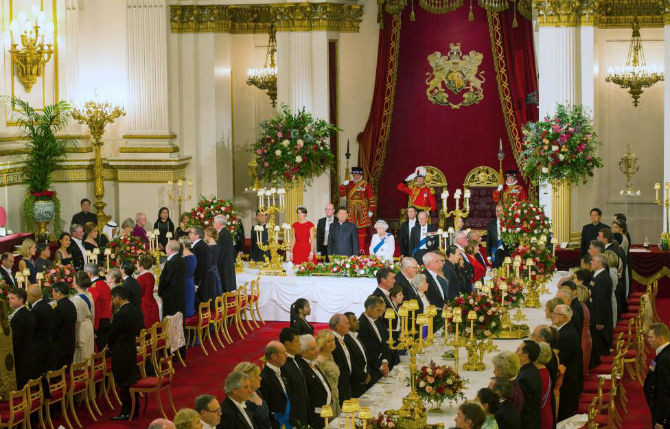 Quốc yến thịnh soạn được tổ chức tại Cung điện Buckingham, London, để chào đón Chủ tịch Tập Cận Bình cùng phu nhân thăm Anh.
