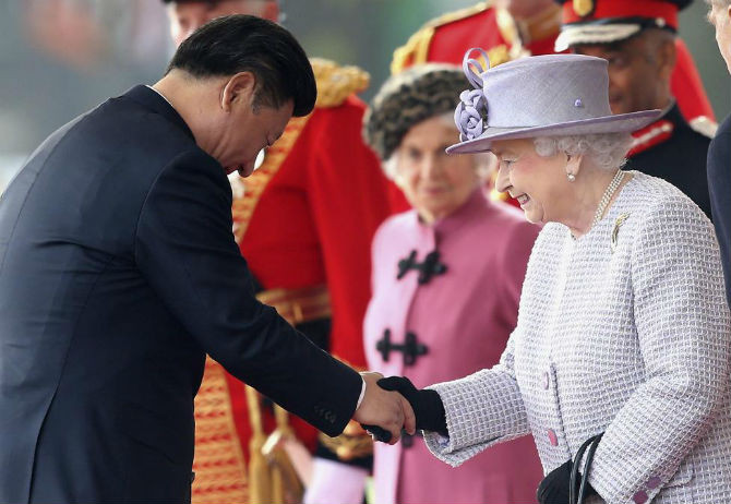 Nữ hoàng Elizabeth chào mừng Chủ tịch Tập Cận Bình tại tòa nhà Horse Guards ngày 20/10.
