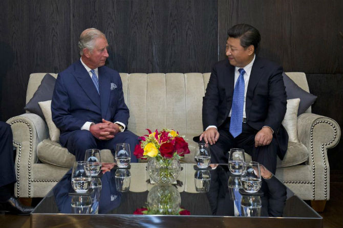 Thái tử Charles trò chuyện cùng Chủ tịch Tập tại khách sạn Mandarin Oriental ở London ngày 20/10.