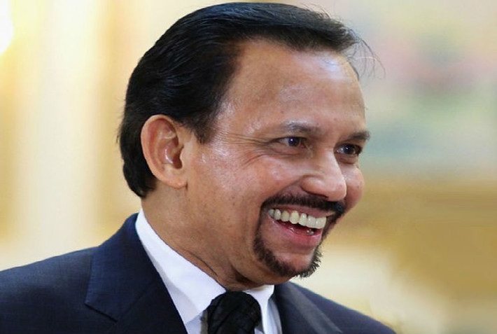 Haji Hassanal Bolkiah Mu’izzaddin Waddaulah là đương kim Sultan của Brunei. Ông lên ngôi sau khi người cha thoái vị vào năm 1967. Lễ đăng quang của Quốc vương Haji Hassanal Bolkiah Mu’izzaddin Waddaulah được tổ chức vào ngày 1/8/1968.