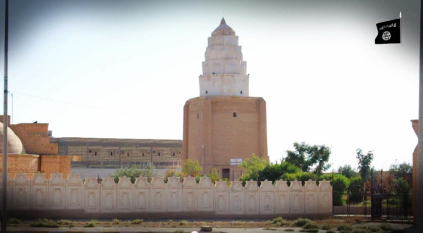 Cách thành phố Samara không xa, lăng Imam Dur đã bị IS cho nổ tung vào tháng 10/2014. Ảnh: Lăng Imam Dur nhìn từ bên ngoài.