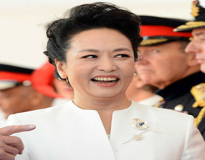Nụ cười rạng rỡ của bà Bành Lệ Viện.