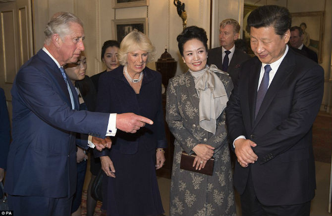 Thái tử Charles trò chuyện với vợ chồng Chủ tịch Tập Cận Bình tại tòa nhà Clarence House.