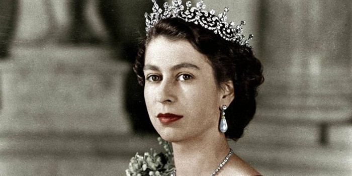 Nữ hoàng Elizabeth II là vị vua trị vì lâu nhất của vương quốc Anh cho đến nay với gần 64 năm. Xếp sau đó là Nữ hoàng Victoria nắm quyền trong 63 năm, 216 ngày và vua Geogre III trong 59 năm, 96 ngày. Nữ hoàng năm nay đã 89 tuổi.
