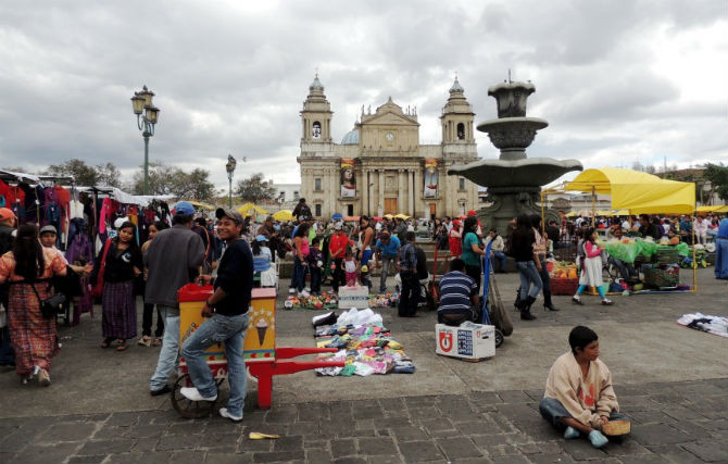 Guatemala có thể là một thành phố xinh đẹp ở Trung Mỹ nhưng ẩn giấu trong đó là các tội phạm do ma túy gây ra như cướp bóc, hành hung, bắt cóc. Thực tế, Guatemala là thành phố có tỷ lệ tội phạm cao nhất Trung Mỹ.