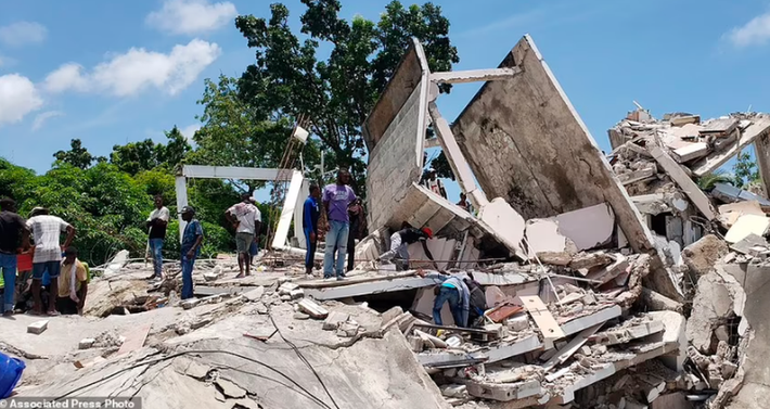 Trận động đất mạnh 7,2 độ Richter làm rung chuyển Haiti vào khoảng 8h30 sáng ngày 14/8. Ảnh: AP.