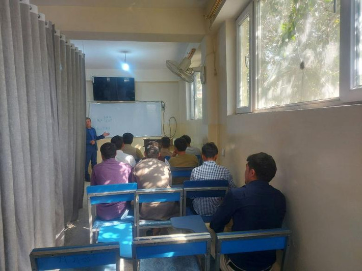Giảng viên và sinh viên tại các trường đại học ở những thành phố lớn nhất Afghanistan như Kabul, Kandahar và Herat nói với Reuters rằng: "Sinh viên nữ bị tách biệt trong lớp, được giảng dạy riêng hoặc bị hạn chế tại một số khu vực nhất định trong khuôn viên nhà trường".