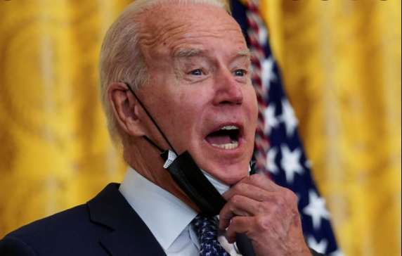 Tổng thống Mỹ Joe Biden mới đây đã đưa ra yêu cầu tiêm vắc xin bắt buộc đối với ít nhất 100 triệu người dân Mỹ. Ảnh: Reuters.