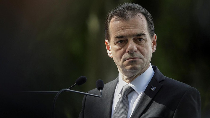Ngày 13/3/2020, Thủ tướng Romania khi đó là ông Ludovic Orban thông báo ông cùng một thành viên cao cấp khác của Đảng đã phải tự cách ly 14 ngày sau khi phát hiện một Thượng nghị sĩ dương tính với virus SARS-CoV-2. Ảnh: EN.