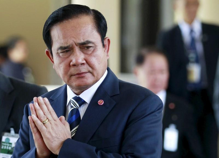 Hồi tháng 7/2021, Thủ tướng Thái Lan Prayut Chan-o-cha phải tự cách ly sau khi tiếp xúc gần với một ca mắc COVID-19. Sự việc xảy ra khi ông đến Phuket nhân dịp đảo này mở cửa lại. Ảnh: Reuters.