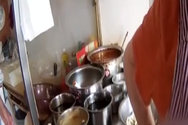 Được biết, đây không phải là đầu tiên Trung Quốc ghi nhận vụ tẩm thuốc phiện vào đồ ăn khiến thực khách nghiện nhằm làm tăng doanh số bán hàng. Ảnh chụp màn hình.