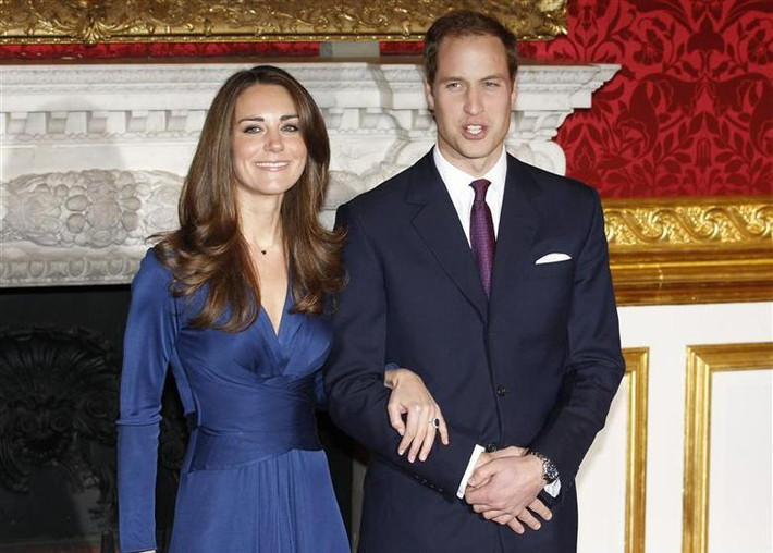 Đến nay, sau hơn 10 năm kết hôn, William - Kate Middleton vẫn giữ được tình cảm mặn nồng. Bên cạnh việc chăm sóc gia đình, cặp đôi được ngưỡng mộ vì luôn làm tốt vai trò của người mang trọng trách hoàng gia. Ảnh: Reuters.