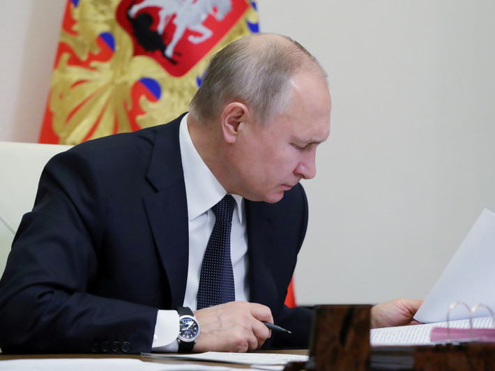 Ông Peskov cho biết thêm, Tổng thống Putin không có nhu cầu dùng mạng xã hội. Ảnh: Reuters.