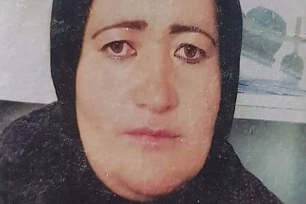 Gần đây nhất là vụ Taliban hành quyết một nữ cảnh sát đang mang thai trước mặt chồng con của cô hôm 4/9. Các nhân chứng nói rằng, Banu Negar, người đang mang thai 8 tháng, bị lực lượng Taliban bắn chết trước mặt chồng con của cô tại nhà riêng ở Firozkoh, thủ phủ của tỉnh Ghor. Ảnh: Daily Mail.