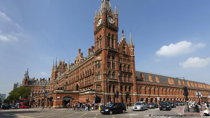 Nhà ga St. Pancras ở thủ đô London, Anh, trộng thật tráng lệ không khác gì cung điện.