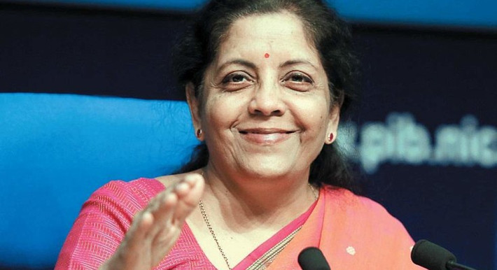 Ngày 3/9/2017, Thủ tướng Ấn Độ Modi đã bổ nhiệm nữ nghị sĩ Nirmala Sitharaman trở thành Bộ trưởng Quốc phòng mới của Ấn Độ. Quyết định này đánh dấu lần đầu tiên trong gần 40 năm qua một phụ nữ Ấn Độ nắm giữ chức vụ chủ chốt này. Và bà Sitharaman trở thành một trong những nữ bộ trưởng nổi tiếng nhất của Ấn Độ. Ảnh: DUB.