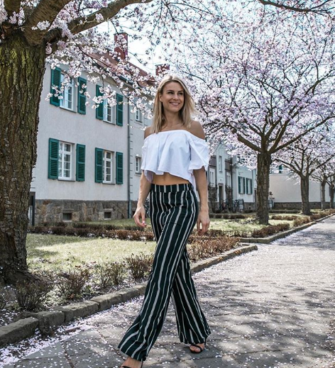 Adrienne đẹp rạng rỡ ở mọi góc nhìn. Ảnh: Instagram.
