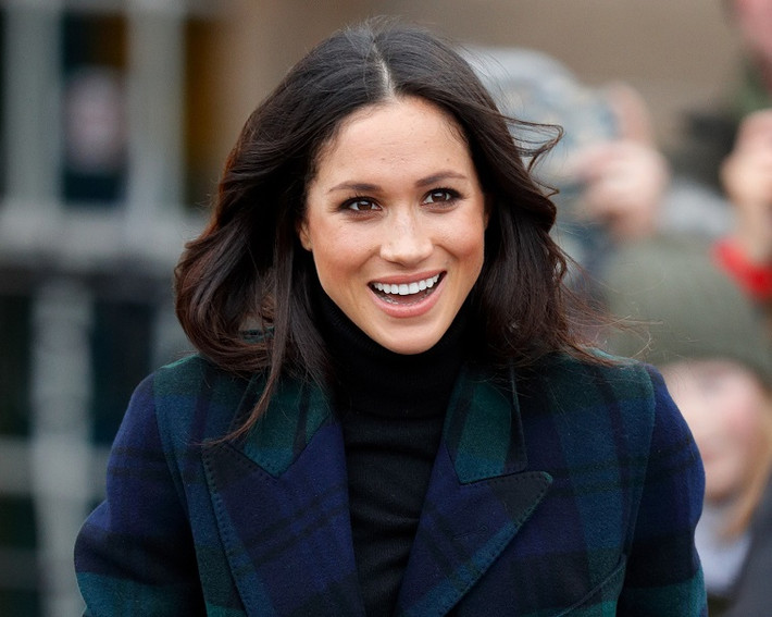 Công nương Meghan Markle, vợ của Hoàng tử Anh Harry, cũng là người phụ nữ có sức ảnh hưởng rất lớn trên thế giới. Ảnh: teenvogue.com. Mời độc giả xem thêm video: Người phụ nữ thấp nhất thế giới "tỏa sáng" ở New York, Mỹ (Nguồn: VTC14)