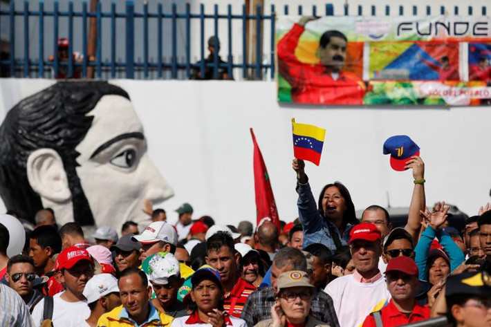 Những người ủng hộ Tổng thống Maduro reo hò tại thủ đô Caracas.