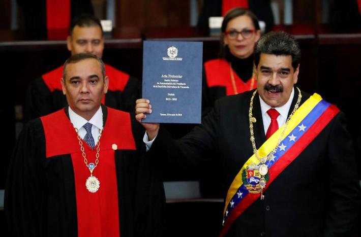 Tuy nhiên, Mỹ đã từ chối công nhận tính hợp pháp của Tổng thống Maduro và kêu gọi chính phủ trao quyền cho phe đối lập.