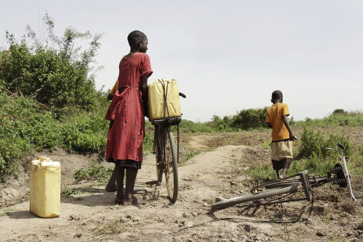 Uganda là quốc gia nghèo đói thứ ba trên thế giới, với mức GDP/người là 738 USD. Tuy nhiên, trang Focus Economics dự đoán, nền kinh tế của nước này sẽ tăng trưởng 5,8% trong năm 2019.