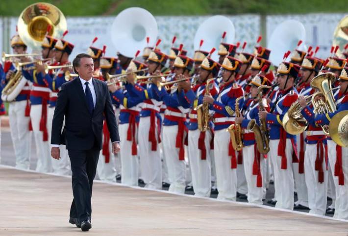 Trước đó, hồi tháng 10/2018, ông Jair Bolsonaro đã giành chiến thắng trong cuộc bầu cử Tổng thống Brazil. Trong bài phát biểu sau khi đắc cử, ông Bolsonaro cam kết sẽ thực hiện các lời hứa tranh cử, đặc biệt là chống tham nhũng.