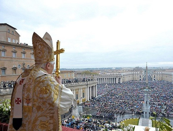 Tuy nhỏ bé, nhưng Vatican thật sự là một quốc gia đầy quyền năng. Được xem là trung tâm của Giáo hội Công giáo La Mã, Vatican nằm dưới sự điều hành của Giáo hoàng kể từ ngày 11-2-1929, theo Hiệp ước Lateran