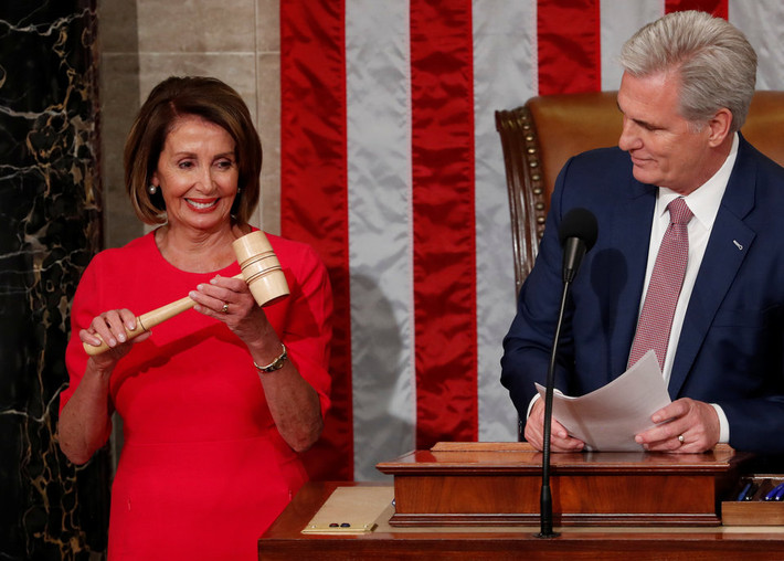 Bà Pelosi tuyên thệ nhậm chức Chủ tịch Hạ viện Mỹ nhiệm kỳ hai năm 2019-2020, sau phiên họp đầu tiên của Quốc hội Mỹ khoá 116 tại Washington ngày 3/1/2019.