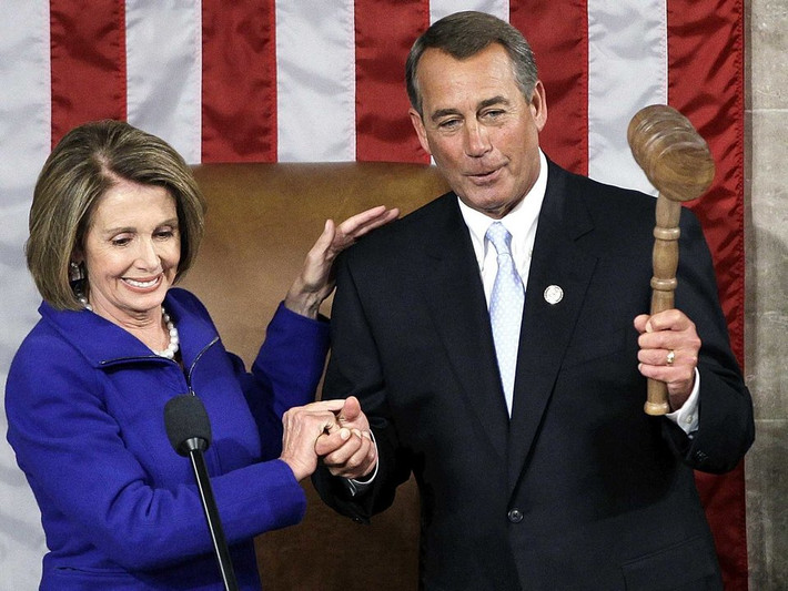 Tuy nhiên, khi Đảng Dân chủ mất quyền kiểm soát Hạ viện năm 2010, bà Pelosi đã phải trao lại chiếc búa quyền lực cho nghị sĩ John Boehner thuộc Đảng Cộng hoà.