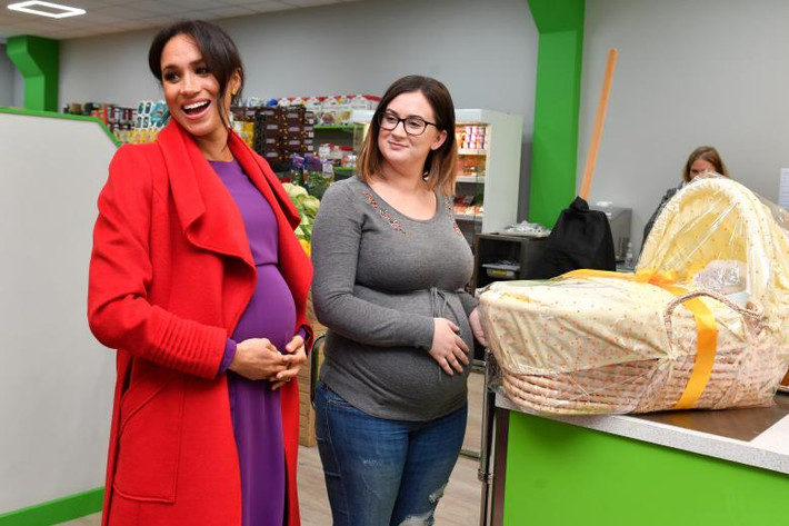 Công nương Meghan Markle cười tươi khi ghé thăm một siêu thị ở Birkenhead, Anh, ngày 14/1/2019. (Nguồn ảnh: Reuters)