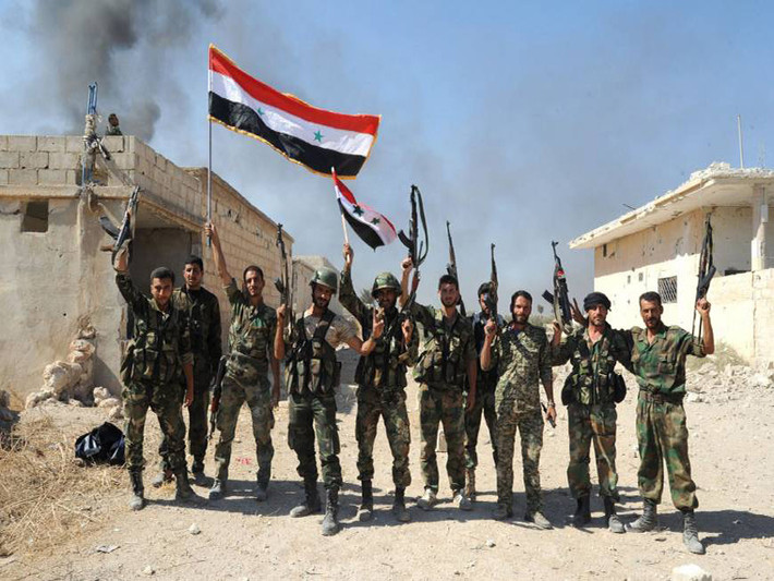 “Quân đội Syria đã tiêu diệt nhiều tay súng Jaysh Al-Izza, đồng thời phá huỷ một số chiến hào xung quanh thị trấn Al-Latamnah”, hãng Al Masdar News dẫn một nguồn tin quân sự cho hay. Ảnh: JT.