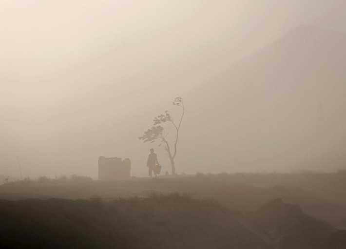 Một trận bão cát mù mịt ở Kabul, Afghanistan, ngày 20/8/2015.