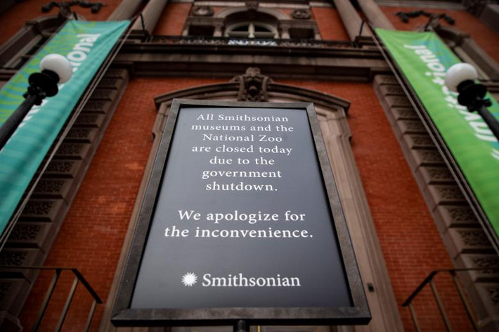 Toàn bộ hệ thống viện bảo tàng Smithsonian bị đóng cửa trong thời gian này. Ảnh: Reuters.