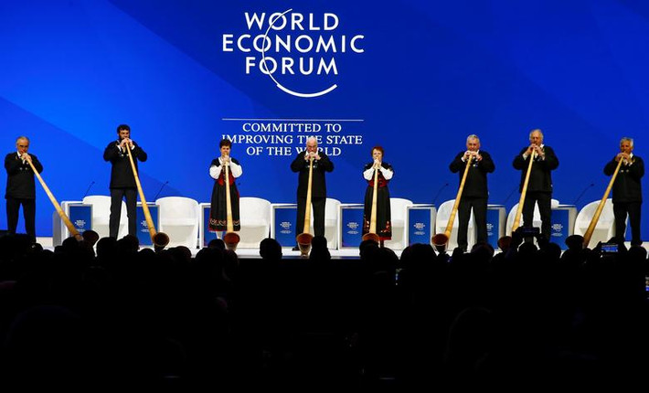 Với chủ đề “Tạo dựng tương lai chung trong thế giới rạn nứt”, hội nghị WEF 2019 sẽ là cơ hội để các đại biểu tham dự tìm kiếm cách thức tái khẳng định hợp tác quốc tế vì những lợi ích chung quan trọng như an ninh quốc tế, môi trường và kinh tế toàn cầu,...Một số hình ảnh ấn tượng về diễn đàn này đã được hãng thông tấn Reuters ghi lại.