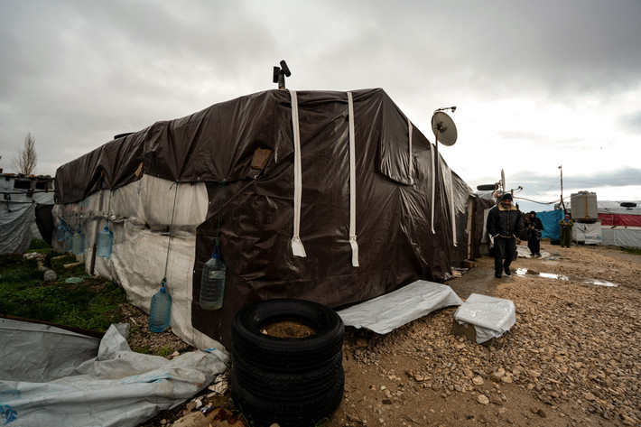 Được biết, hiện có khoảng hơn 1 triệu người tị nạn Syria đang sống trong những khu lán trại tạm bợ được dựng bằng gỗ tại Lebanon.