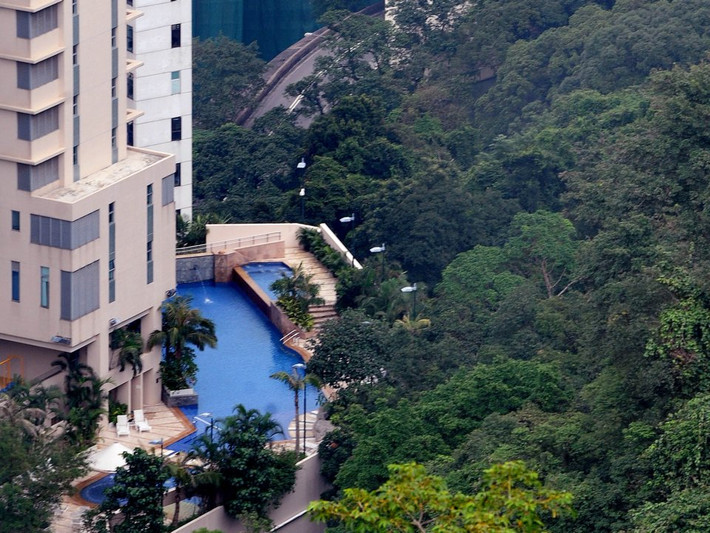 Những người giàu có nhất Hong Kong sống trong những toà chung cư hạng sang...