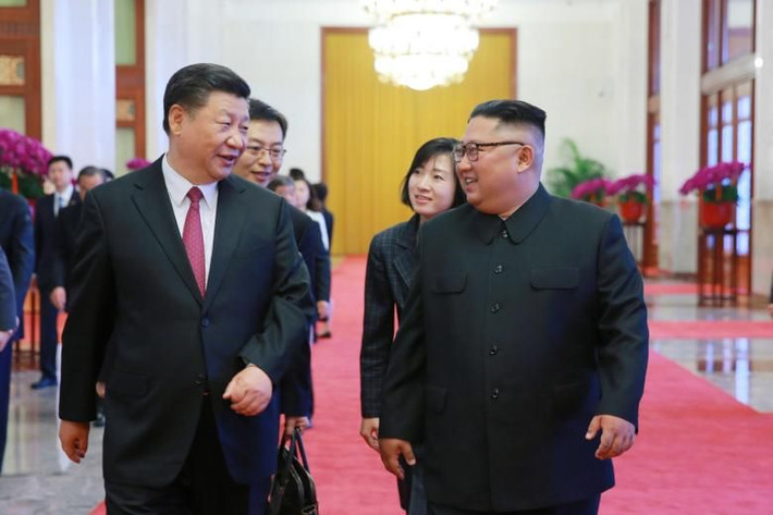 Trong chuyến thăm lần thứ 3 này, ngoài thông báo kết quả của cuộc hội đàm thượng đỉnh Mỹ-Triều cho Bắc Kinh, ông Kim Jong-un còn muốn Trung Quốc hỗ trợ dỡ bỏ cấm vận cũng như ủng hộ cải cách mở cửa. Ảnh: EPA.