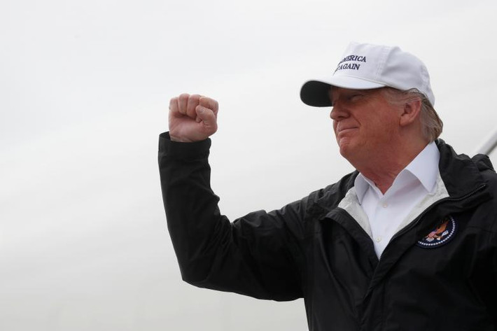 Chuyến thăm này thể hiện quyết tâm của Tổng thống Trump trong việc xây dựng một bức tường biên giới Mỹ-Mexico như cam kết của ông trong chiến dịch tranh cử hồi năm 2016.